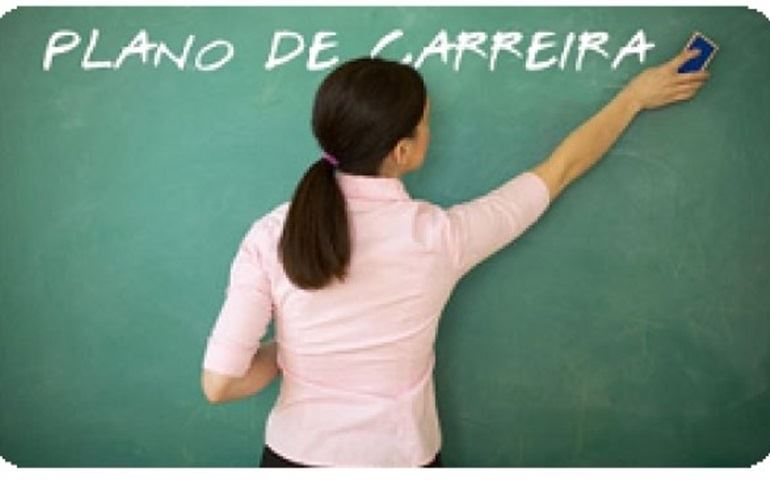 Professores podem participar do Plano de Carreira do Magistério e Estatuto