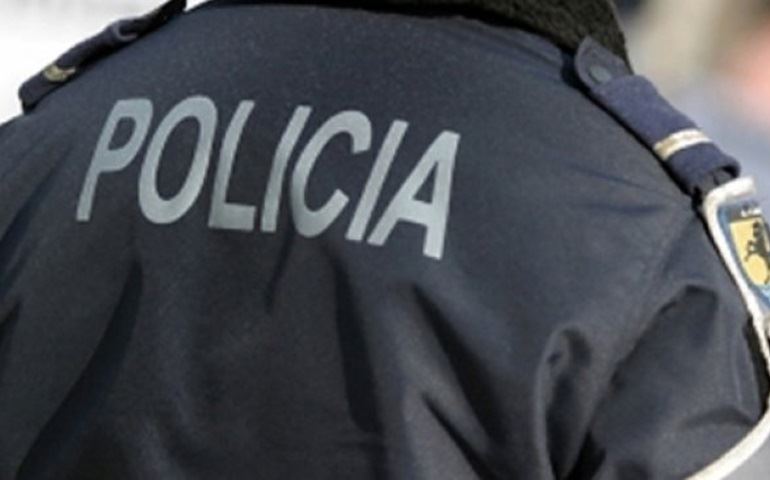 Trio é preso com espingardas e munições em rodovia de Angatuba