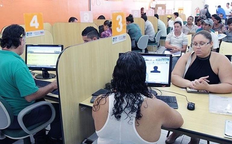 Veja os postos de trabalho abertos nos PATs da região