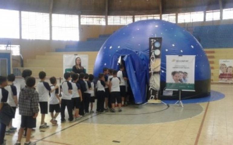 Planetário é visto por quase mil alunos da rede pública de Avaré