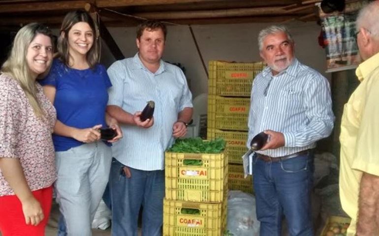 VEREADOR ?BARRETO DO MERCADO? VAI A ITARARÉ CONHECER O PAA (PROGRAMA DE   ABASTECIMENTO ALIMENTAR).