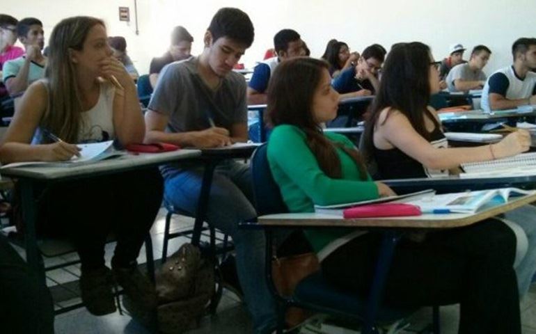 Estudantes da região de Itapetininga se preparam para o Enem 2014