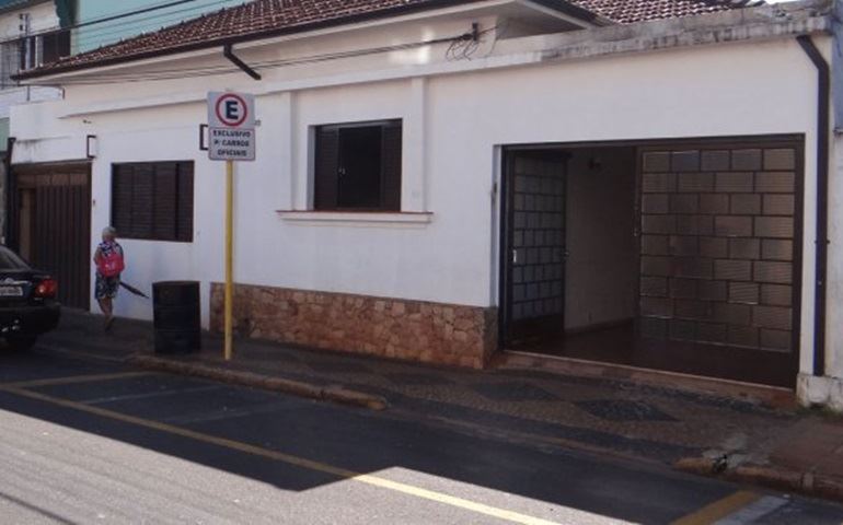 Albergue noturno em novo endereço.