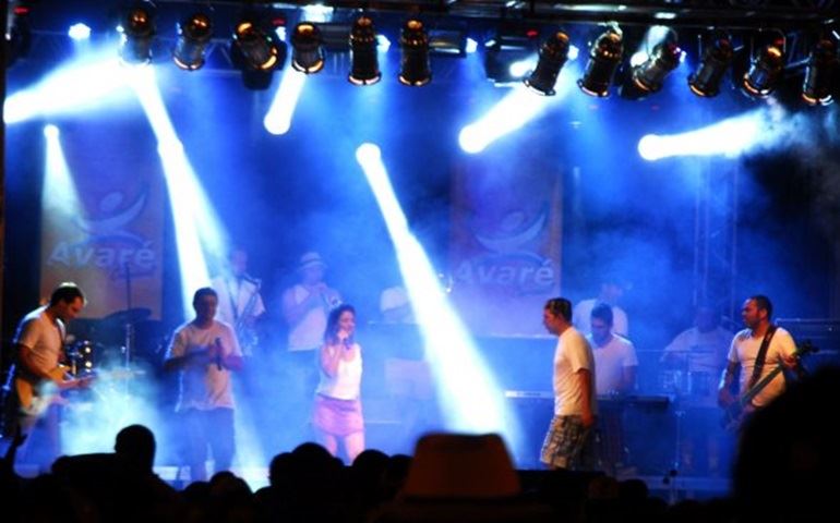 Famílias curtiram a folia no Largo São João e no Costa Azul