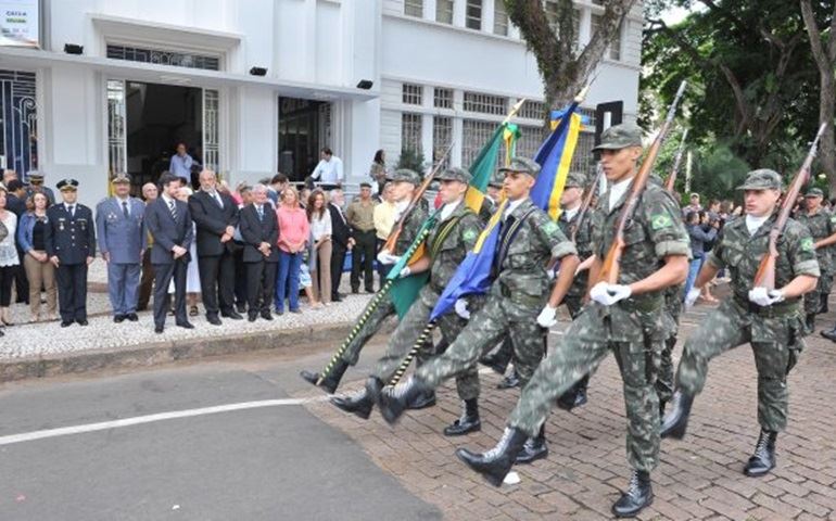 Botucatu comemora o dia da pátria bem diferente de Avaré.