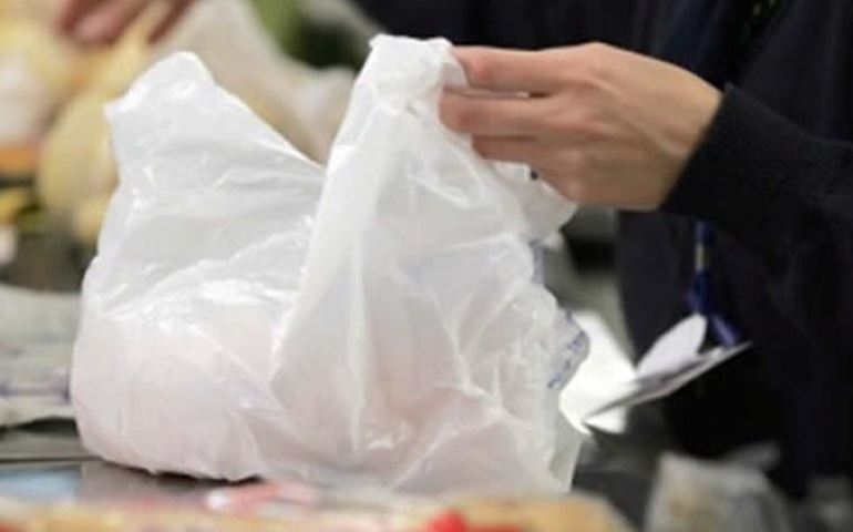 Sacolinhas plásticas voltam a ser proibidas em SP