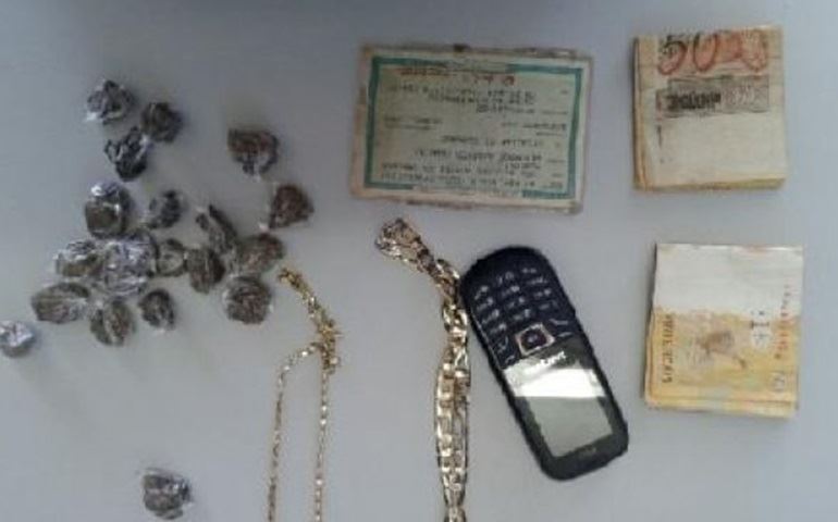 POLÍCIA MILITAR RODOVIÁRIA APREENDE 0,020 KG DE MACONHA