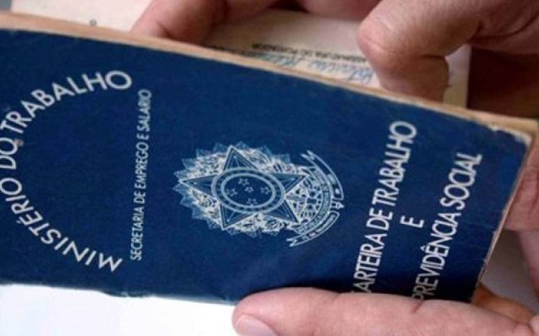 Desemprego ficou em 6,8% no terceiro trimestre, diz IBGE