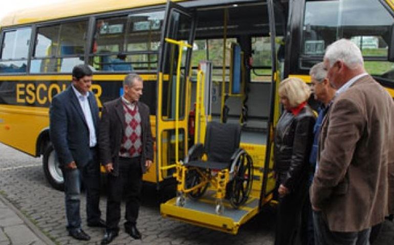 PREFEITURA ADQUIRE ÔNIBUS COM ACESSIBILIDADE PARA DEFICIENTES
