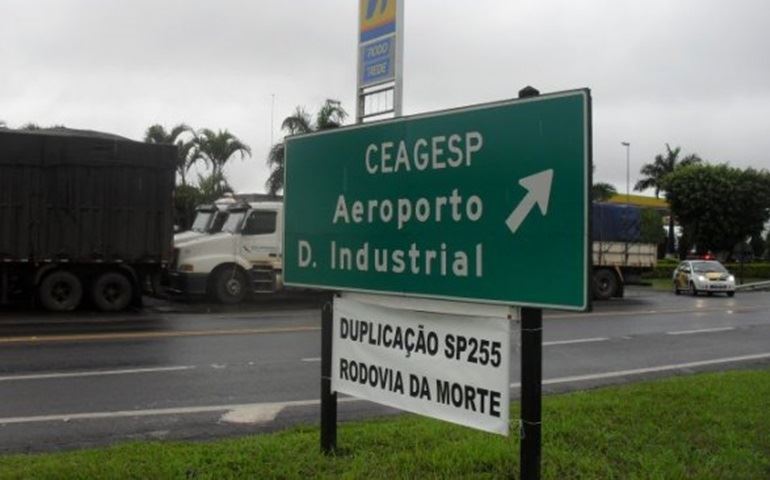 AVARÉ E SEUS TREVOS IRREGULARES