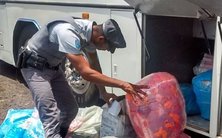 POLICIAMENTO RODOVIÁRIO APREENDE OBJETOS CONTRABANDEADOS