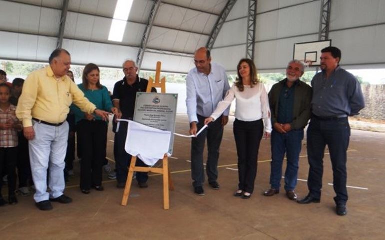 Prefeitura entrega cobertura da quadra da EMEB Suleide Amaral Bueno