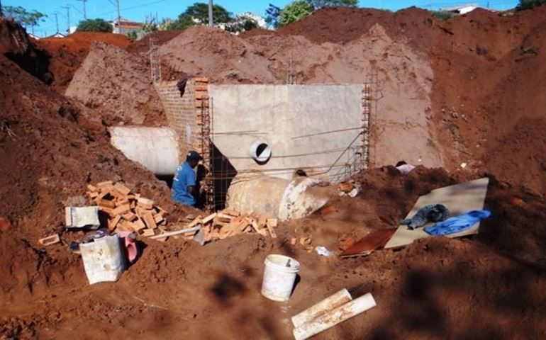 Prossegue a obra da erosão no Avaré I