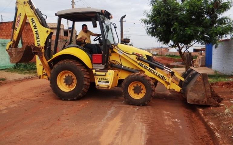 Prefeitura realiza mutirão de limpeza no Paraíso