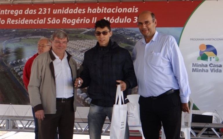 Mais 231 famílias realizam o sonho da casa própria em Avaré