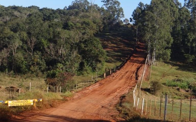 Parcerias viabilizam melhorias em estradas rurais