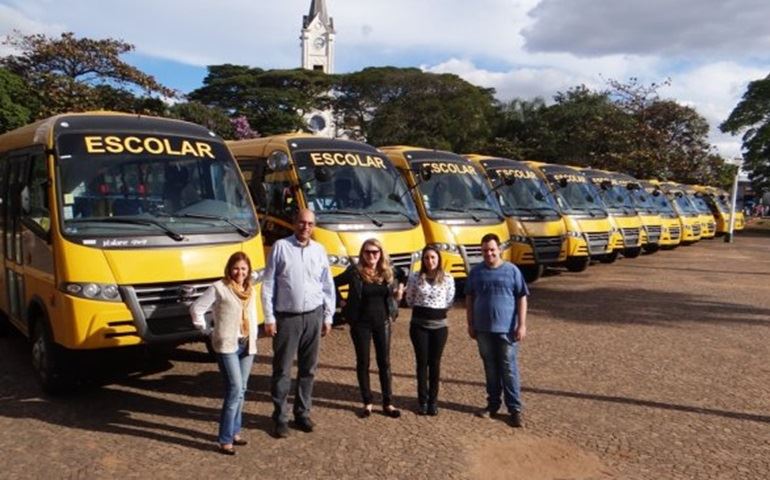 Prefeitura compra 15 novos ônibus para transportar 3.018 alunos