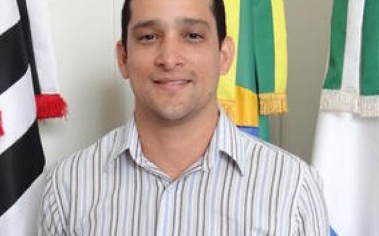 Zezé Cruz e Fernando Alonso deixam o governo