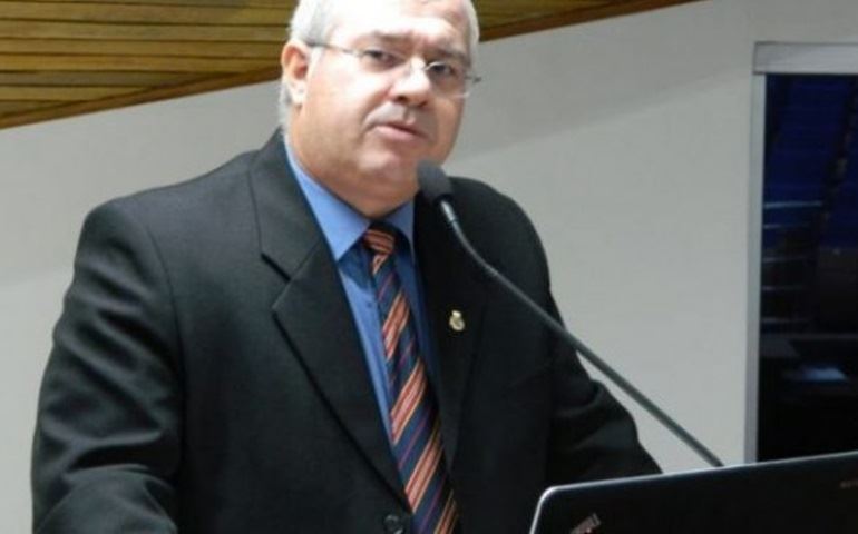 Cabo Sérgio pede liberação de banheiros públicos