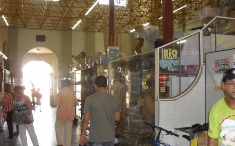 MERCADO MUNICIPAL E SUAS IRREGULARIDADES