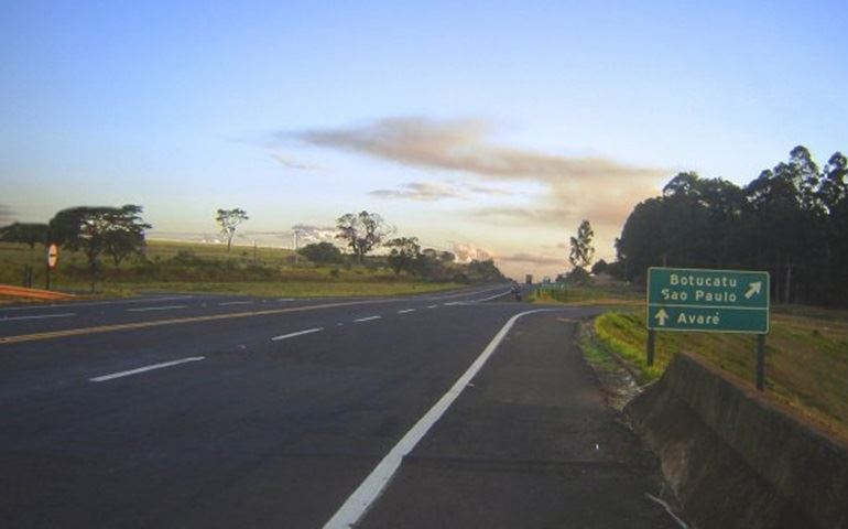 Quatro pessoas ficam feridas durante acidente entre dois carros em rodovia