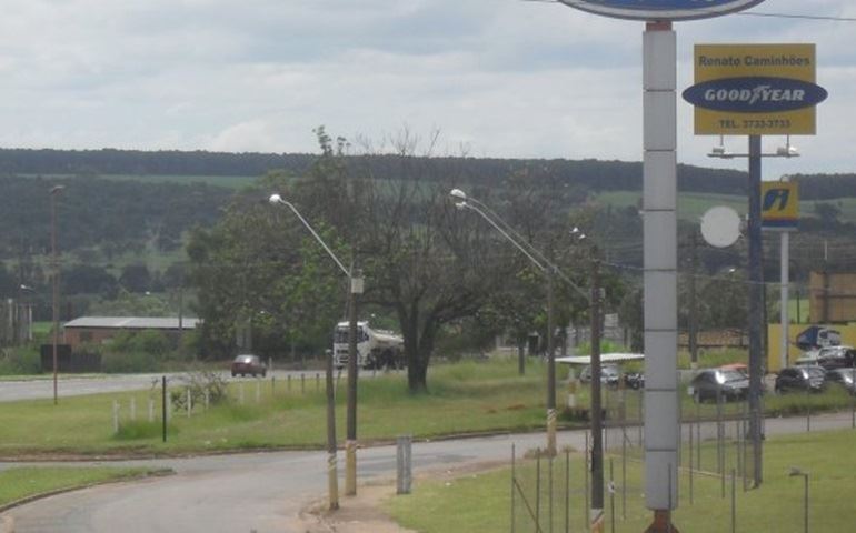 MAIS UM TREVO RODOVIÁRIO IRREGULAR EM AVARÉ