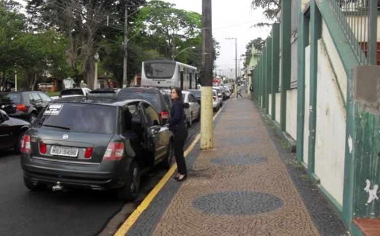 O PROBLEMA DO TRÂNSITO NA ESCOLA FREA.