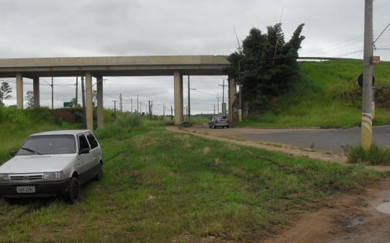 TEM PESSOAS FAZENDO OUTRA ROTA EVITANDO O TREVO DO BIZUNGÃO