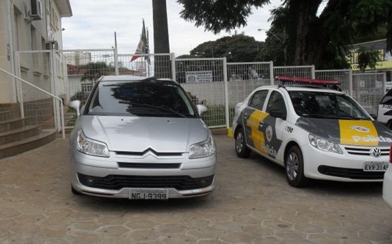POLÍCIA RODOVIÁRIA DE AVARÉ PRENDE ELEMENTO PORTANDO CNH COMPRADA NA PÇA. DA SÉ.