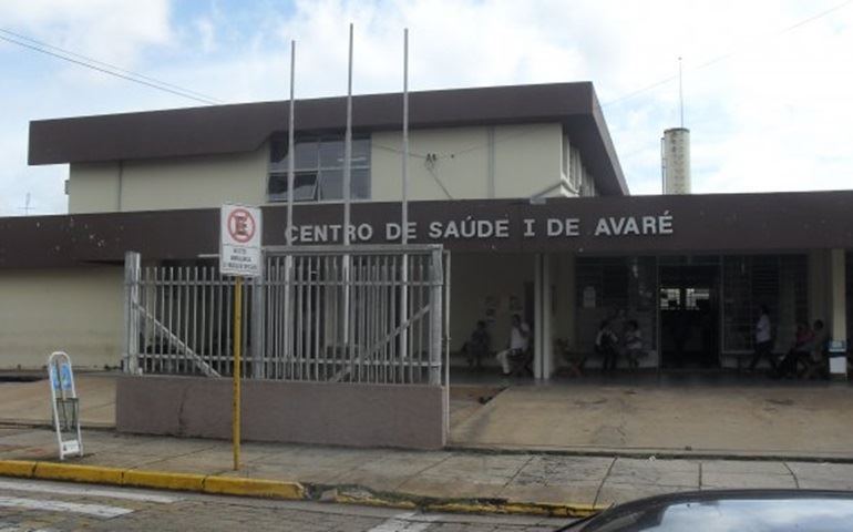 ESCADARIA DO POSTÃO NÃO POSSUEM CORRIMÃOS.