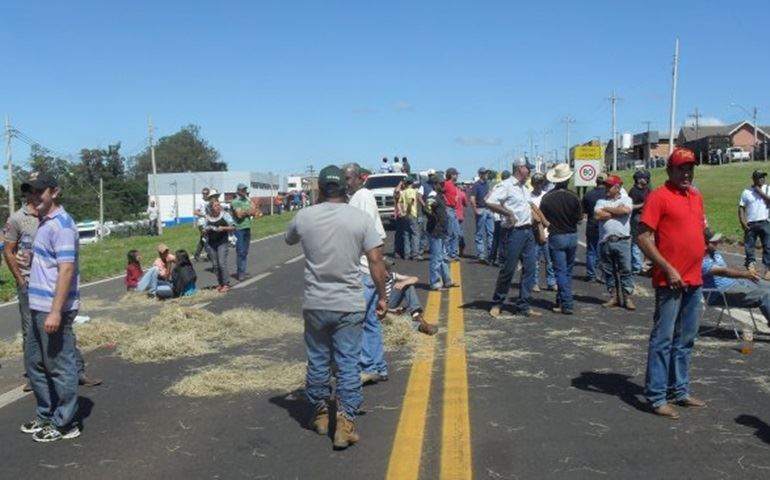 PARTICIPANTES DA ABQM INTERDITAM A RODOVIA SP 255
