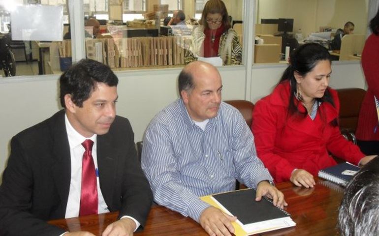 PREFEITO ANTERIOR DE ITATINGA SOTERROU NASCENTE DE ÁGUAS.