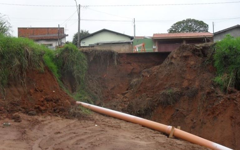 ATÉ A SABESP ABANDONOU AVARÉ