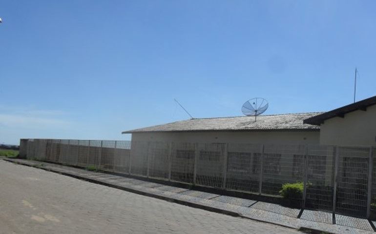 PREFEITURA AINDA NÃO ARRUMOU PARA RAIOS DA CRECHE DO PLIMEC