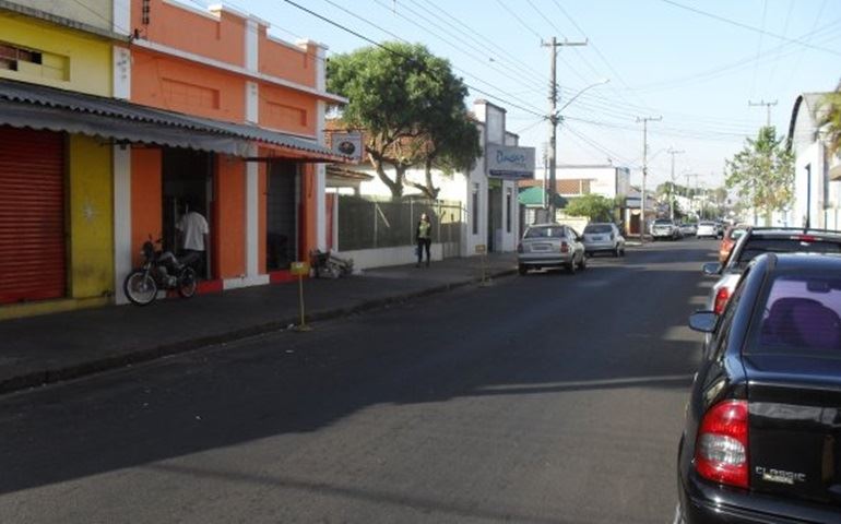 COMERCIANTE DA RUA BAHIA RECORRE A DONA MARGARIDA NOVAES