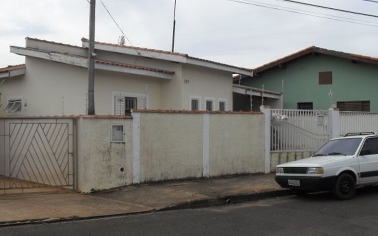 VAZAMENTO DE ESGOTO IN NATURA NA RUA MANOEL PRETO CARDOSO - BRABÂNCIA