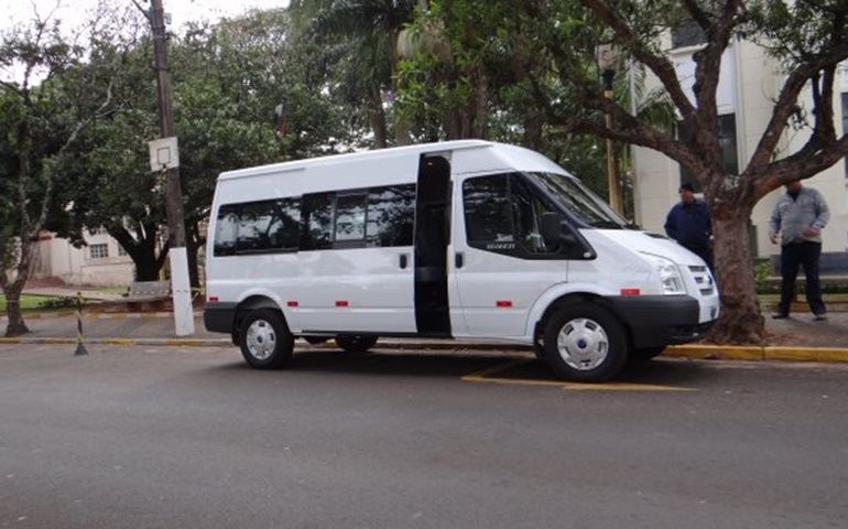 PREFEITURA TEM MAIS DOIS VEÍCULOS PARA O TRANSPORTE ESCOLAR