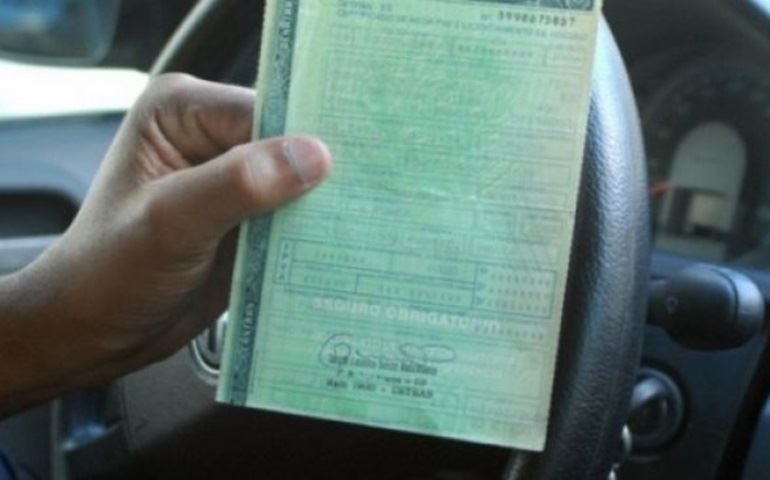 Última semana para regularizar veículos com placas 5 ou 6