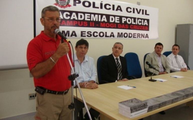 Concurso para escrivão de Polícia.