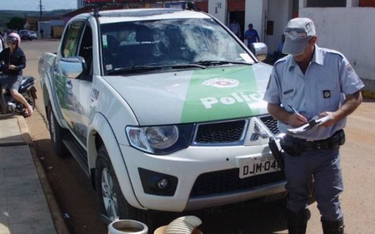 Polícia Ambiental de Avaré foi até o Lago da Brabância conferir a mortandade de peixes.