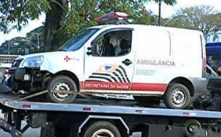 DROGADO ROUBOU A AMBULÂNCIA