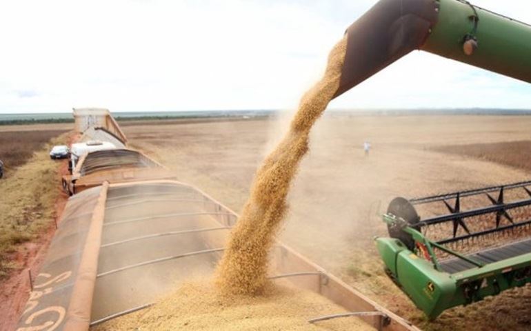 Agronegócio ignora crise brasileira e bate recordes graças à tecnologia