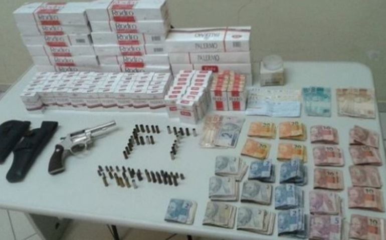 Foi preso por contrabando de cigarros