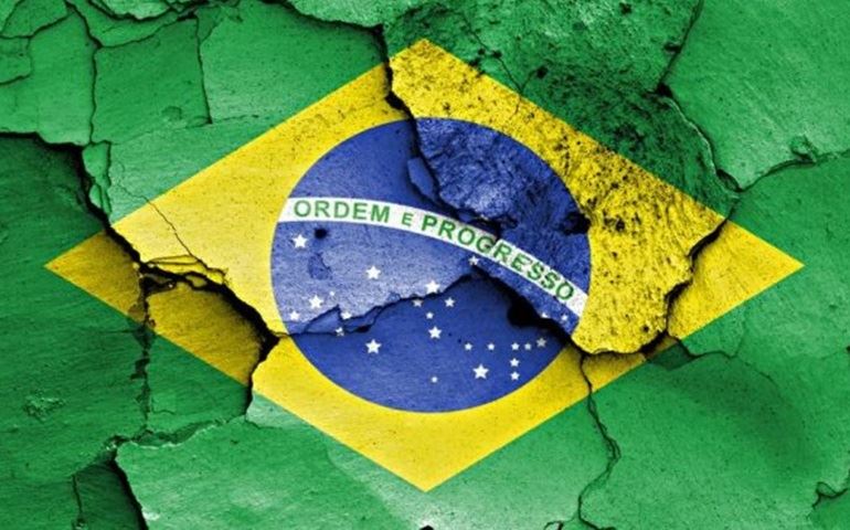 Crise política faz governo sacrificar ações emergenciais