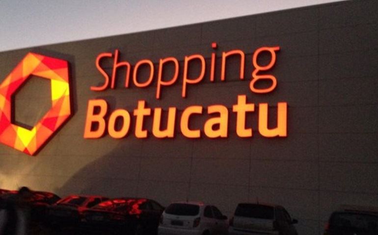 A cidade de Botucatu viveu ontem um dia especial com a inauguração do seu primeiro Shopping Center