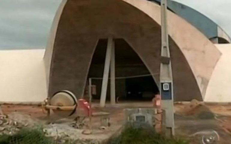 VEREADOR QUER A COMUNIDADE OPINANDO SOBRE O PRÉDIO DA CÂMARA