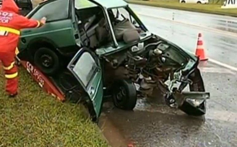 MENOR PEGA O CARRO DO PAI SEM AUTORIZAÇÃO E COMETE ACIDENTE