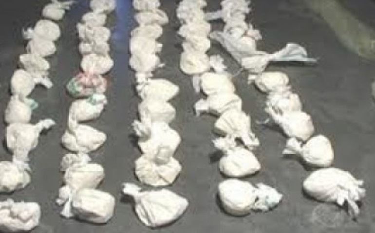 Dupla é presa em flagrante por tráfico de drogas em Cerqueira César