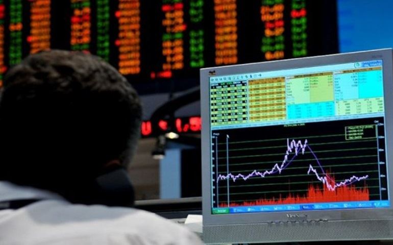 Bolsa sobe quase 7% e dólar tem maior queda em quatro meses