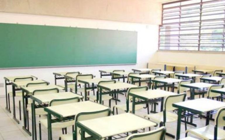 MEC vai de porta em porta atrás de jovens que deixaram a escola